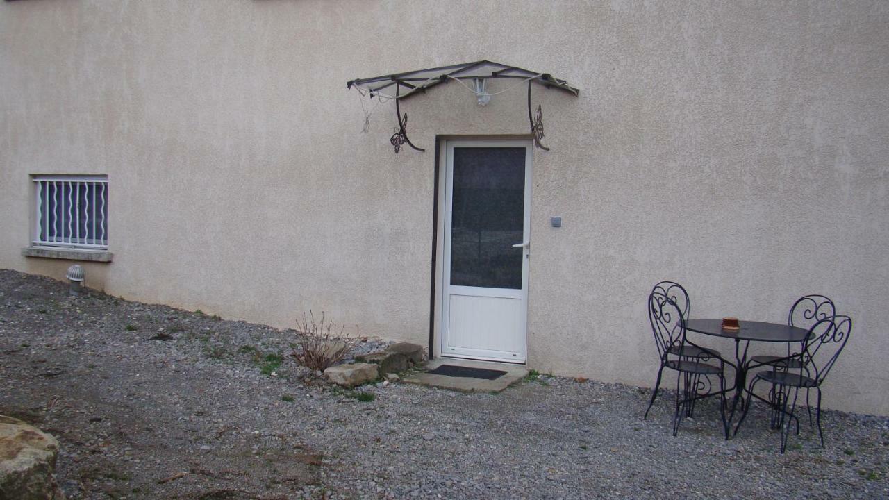 Appartement / Gite Les Papillons Lablachère Esterno foto