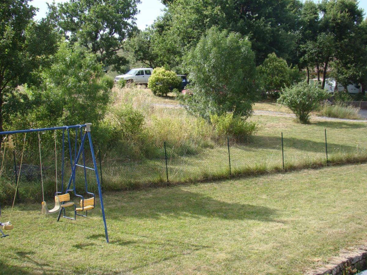 Appartement / Gite Les Papillons Lablachère Esterno foto